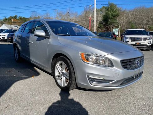 Used 2015 Volvo V60 T5 Premier image 4