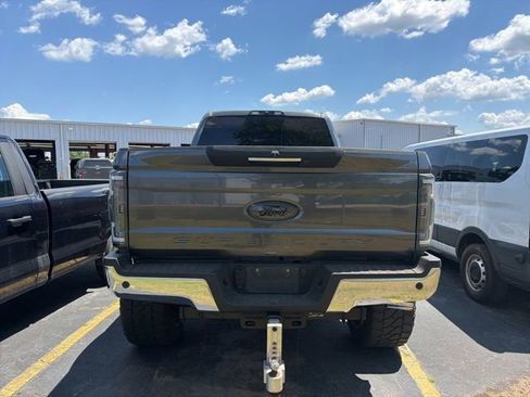Used 2019 Ford F250 Lariat w/ Lariat Ultimate Package image 3