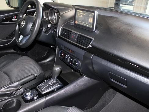 Used 2016 MAZDA MAZDA3 i Sport w/ Preferred Equipment Package FWD image 28