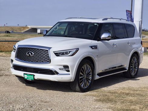 Used 2019 INFINITI QX80 Luxe w/ Proactive Package image 4
