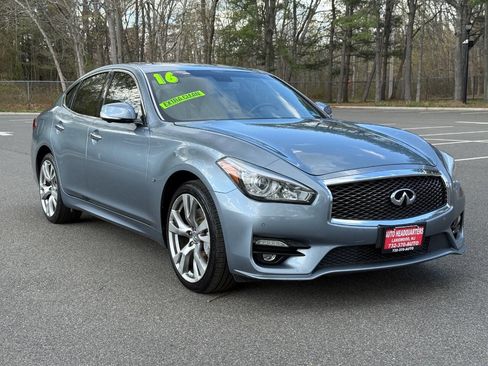 Used 2016 INFINITI Q70 3.7 w/ Technology Package image 3