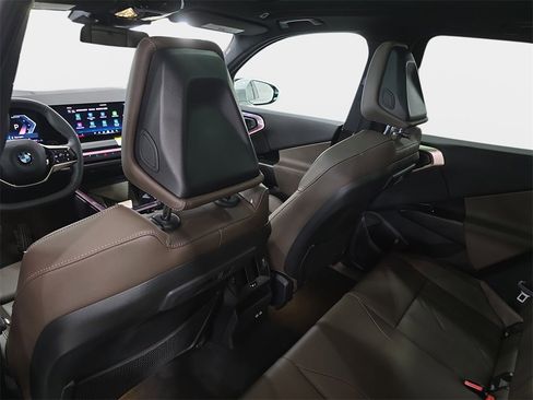 Certified 2025 BMW X3 xDrive30i w/ Convenience Package image 11