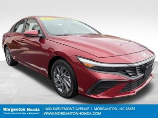 Used 2024 Hyundai Elantra SEL FWD video 1