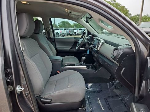 Used 2021 Toyota Tacoma SR5 RWD image 26