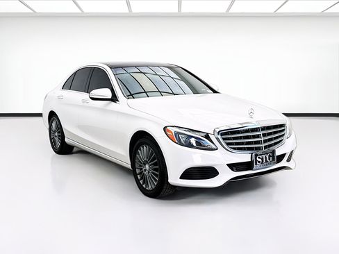 Used 2015 Mercedes-Benz C 300 4MATIC Sedan image 3