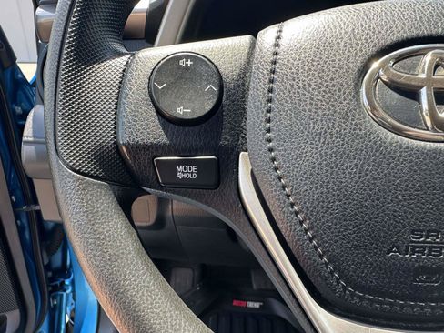 Used 2016 Toyota RAV4 LE FWD image 12