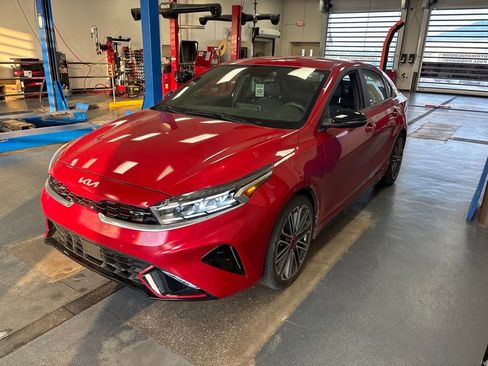 Used 2024 Kia Forte GT FWD image 2