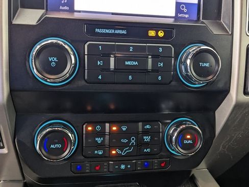 Used 2021 Ford F350 Lariat w/ Lariat Value Package AWD/4WD image 27