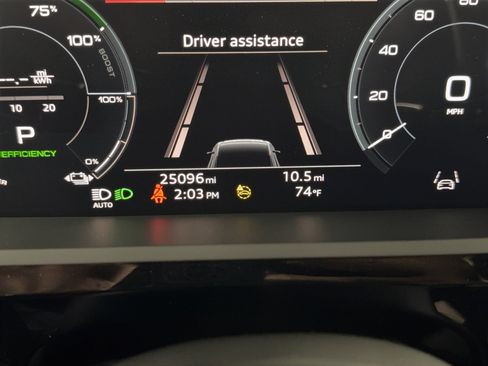 Used 2021 Audi e-tron Premium Plus w/ Premium Plus Package image 23