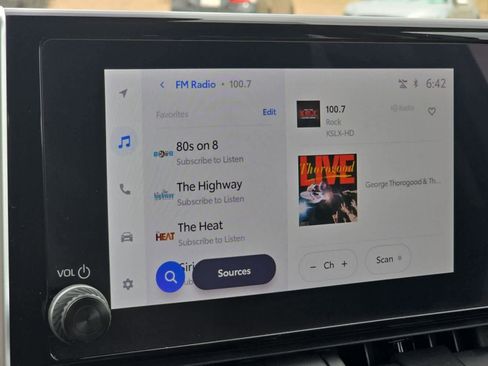 Used 2025 Toyota RAV4 XLE image 20