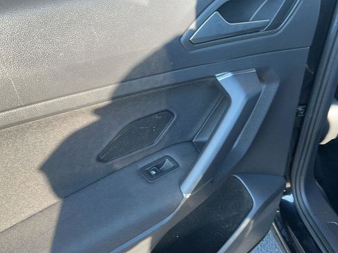 Used 2020 Volkswagen Tiguan S image 24