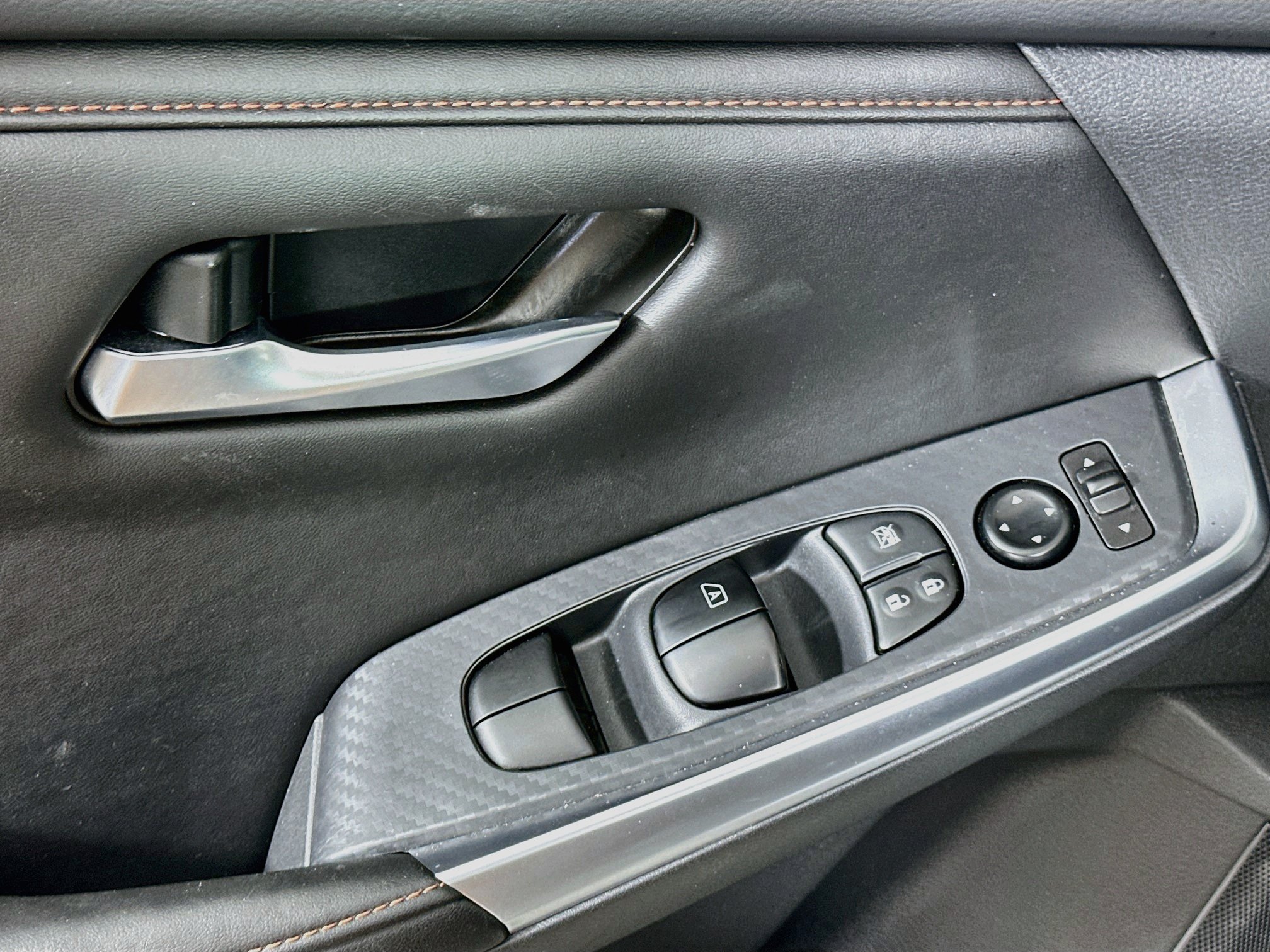 Used 2025 Nissan Sentra SR FWD image 15