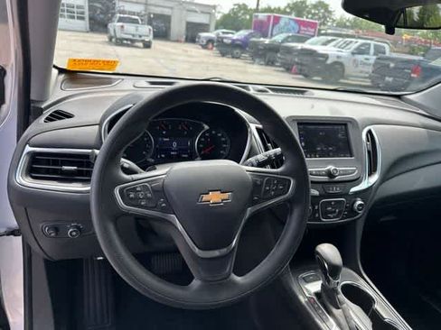 Used 2022 Chevrolet Equinox LT w/ LPO, Floor Liner Package AWD/4WD image 8