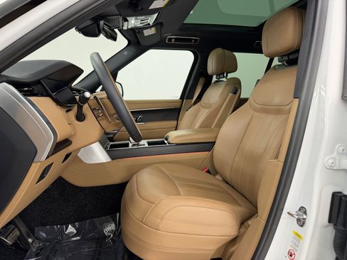 Used 2025 Land Rover Range Rover SE AWD/4WD image 5