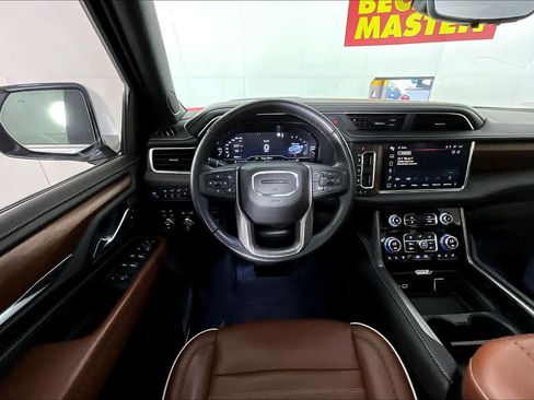 Certified 2023 GMC Yukon Denali Ultimate image 5