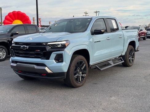 Used 2025 Chevrolet Colorado Z71 w/ Z71 Convenience Package 2 image 7
