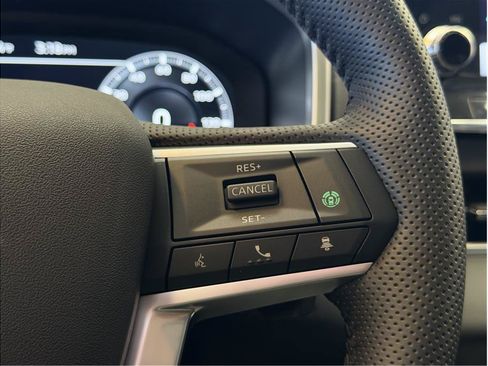 Used 2025 Mitsubishi Outlander 4WD Plug-In Hybrid image 17