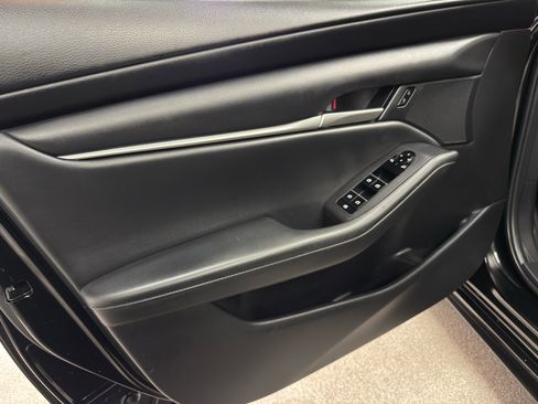 Used 2021 MAZDA MAZDA3 s image 14