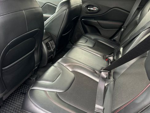 Used 2020 Jeep Cherokee Trailhawk w/ Technology Group image 12