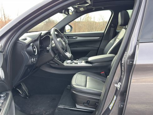 Used 2024 Alfa Romeo Stelvio Ti image 13
