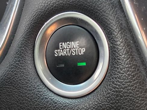 Used 2023 Chevrolet Traverse LT AWD/4WD image 31