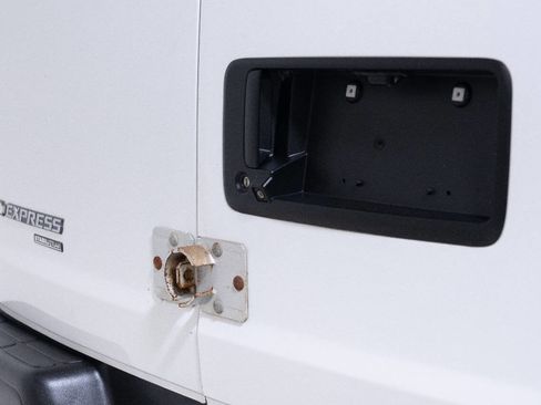 Used 2014 Chevrolet Express 3500 Extended RWD image 25