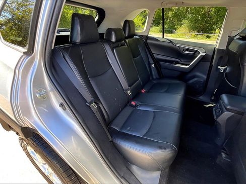 Used 2019 Toyota RAV4 XLE image 27