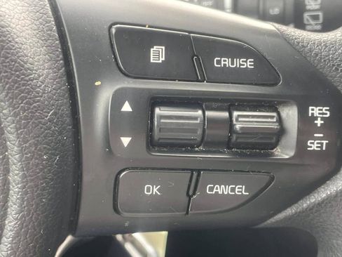 Used 2017 Kia Sorento L FWD image 19