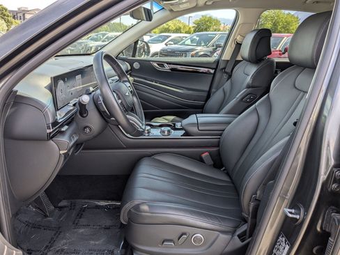 Used 2025 Genesis GV80 2.5T Standard AWD/4WD image 17