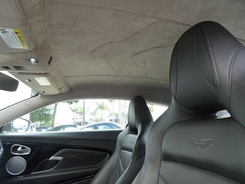 Used 2019 Aston Martin DBS Superleggera image 38