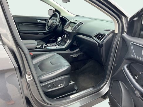 Used 2018 Ford Edge Titanium w/ Equipment Group 301A AWD/4WD image 21