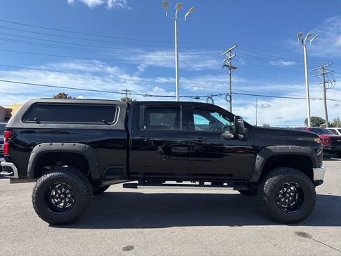 Used 2022 Chevrolet Silverado 2500 LTZ image 6