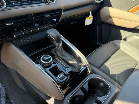 New 2026 GMC Canyon Denali AWD/4WD image 13
