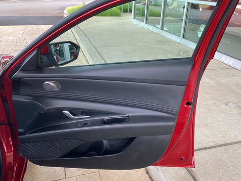 Used 2025 Hyundai Elantra SEL FWD image 20