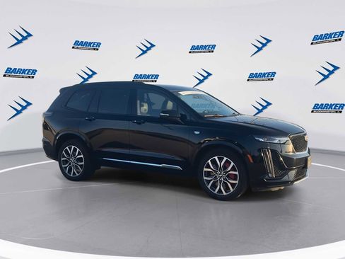 Certified 2024 Cadillac XT6 Sport w/ LPO, Floor Liner Package image 2