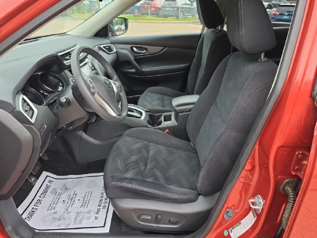Used 2016 Nissan Rogue SV AWD/4WD image 9