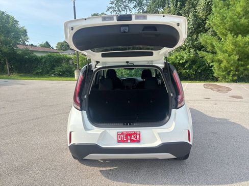 Used 2025 Kia Soul LX w/ LX Technology Package FWD image 29
