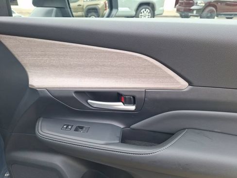 Used 2026 Toyota Grand Highlander AWD image 35