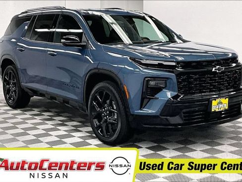 Used 2025 Chevrolet Traverse RS w/ LPO, Floor Liner Package AWD/4WD image 1