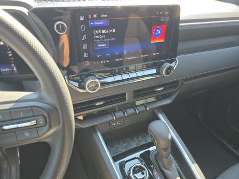 Used 2023 Chevrolet Colorado Trail Boss w/ Technology Package AWD/4WD image 38