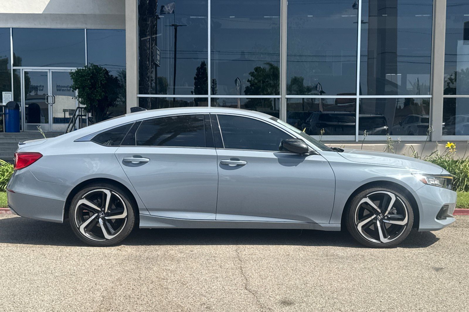 Used 2021 Honda Accord Sport image 4