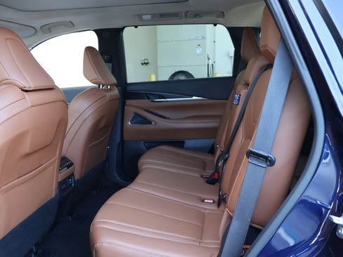 Certified 2023 INFINITI QX60 Sensory w/ Cargo Package AWD/4WD image 16