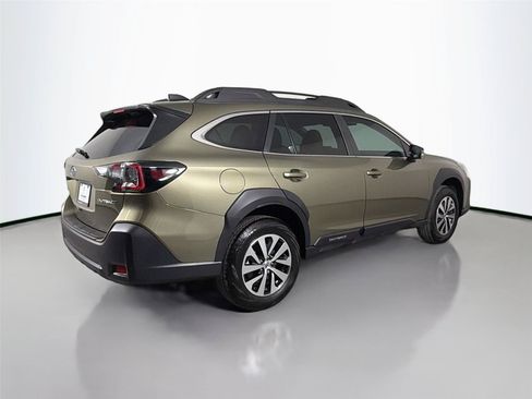Used 2025 Subaru Outback Premium AWD/4WD image 5