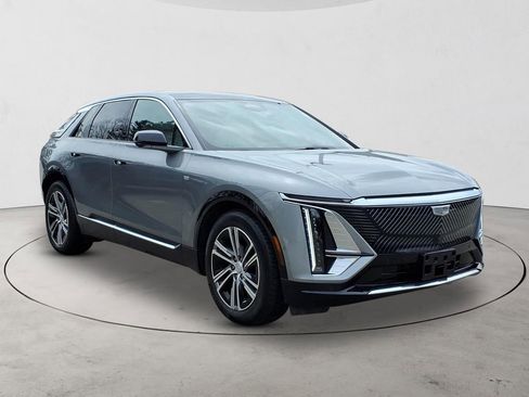 Used 2025 Cadillac Lyriq Luxury image 3