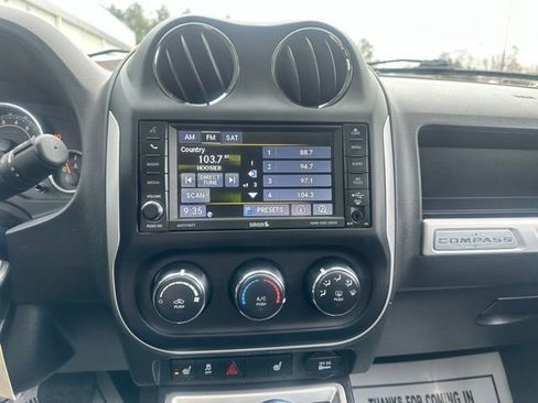 Used 2017 Jeep Compass High Altitude image 23