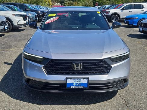 Used 2025 Honda Accord Sport image 2