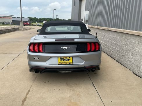 Used 2022 Ford Mustang Premium image 5