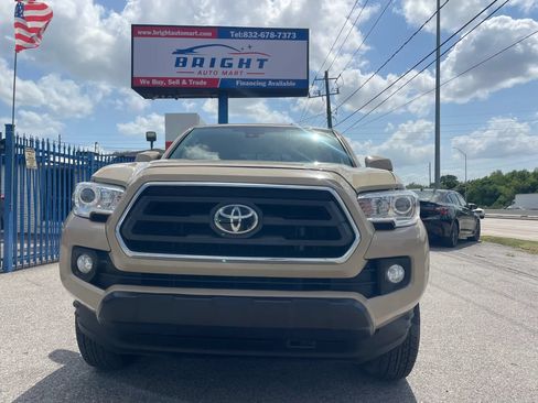 Used 2020 Toyota Tacoma SR5 RWD image 1