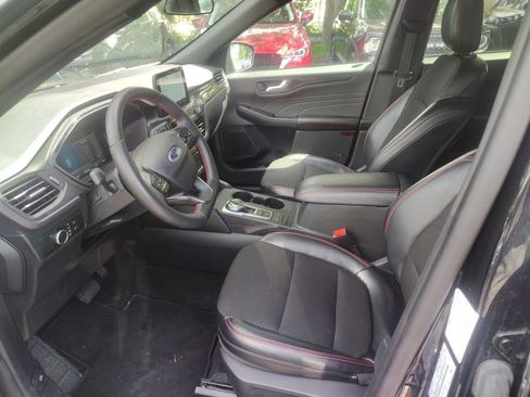 Used 2025 Ford Escape ST-Line FWD image 5