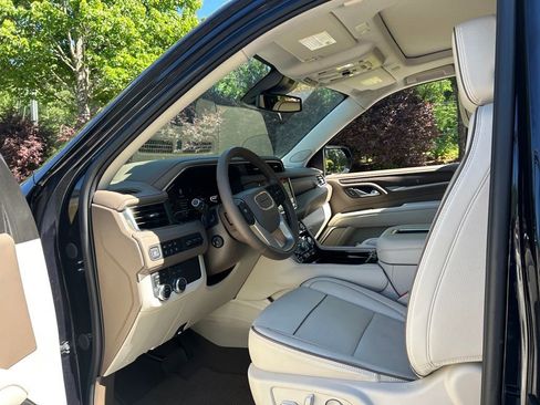 Used 2024 GMC Yukon Denali AWD/4WD image 44